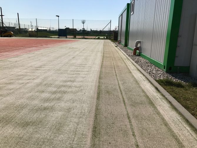 Pravidelná péče o sportovní areál nedaleko Prahy