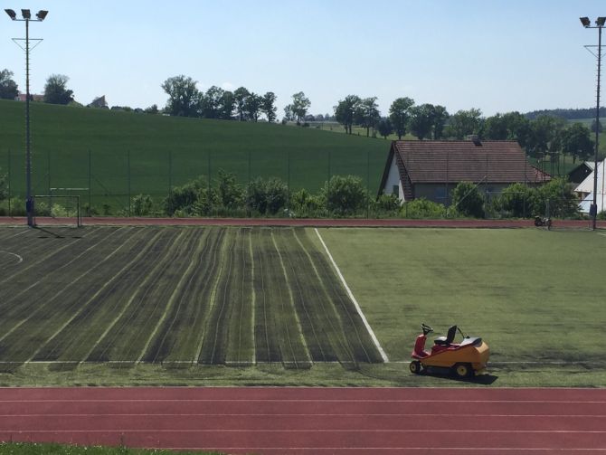 Dlhodobá profesionálna údržba futbalového ihriska z umelej trávy 